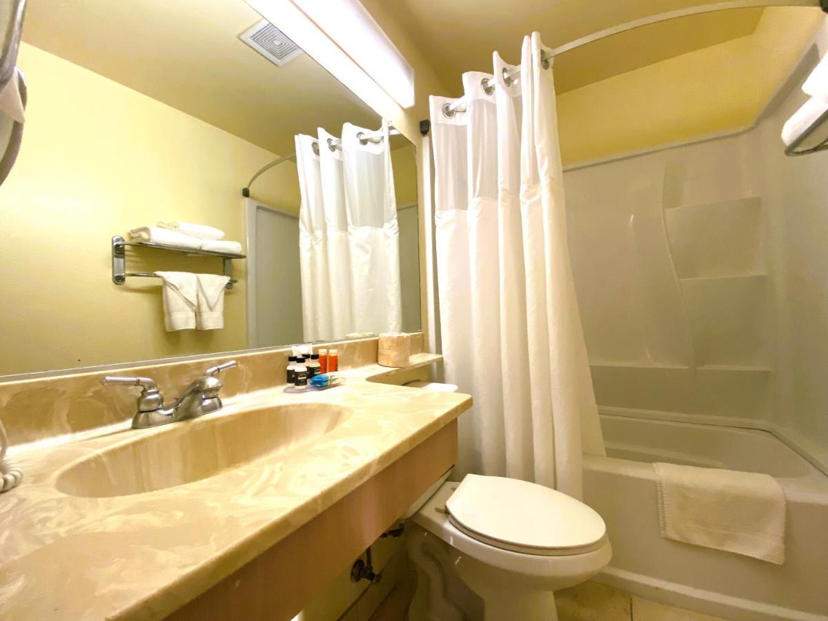 Ramada By Wyndham Angeles/wilshire Center Hotel