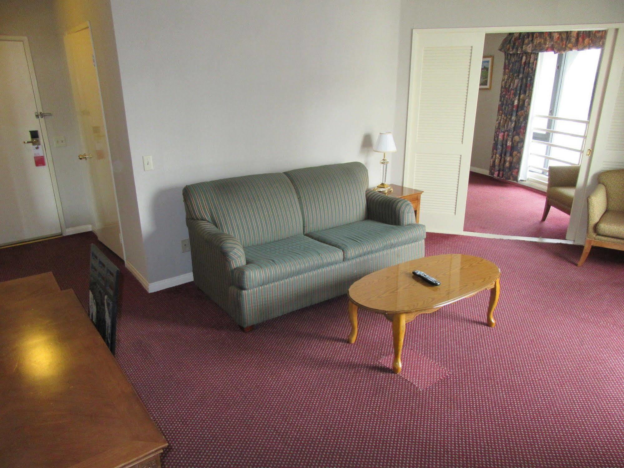 Ramada By Wyndham Angeles/wilshire Center Hotel Los Angeles