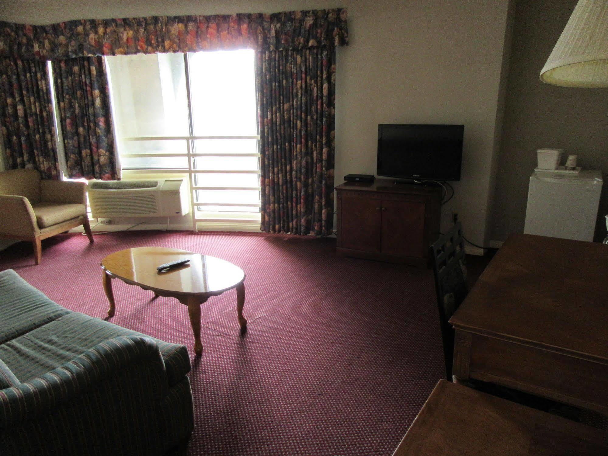 Ramada By Wyndham Angeles/wilshire Center Hotel 3*